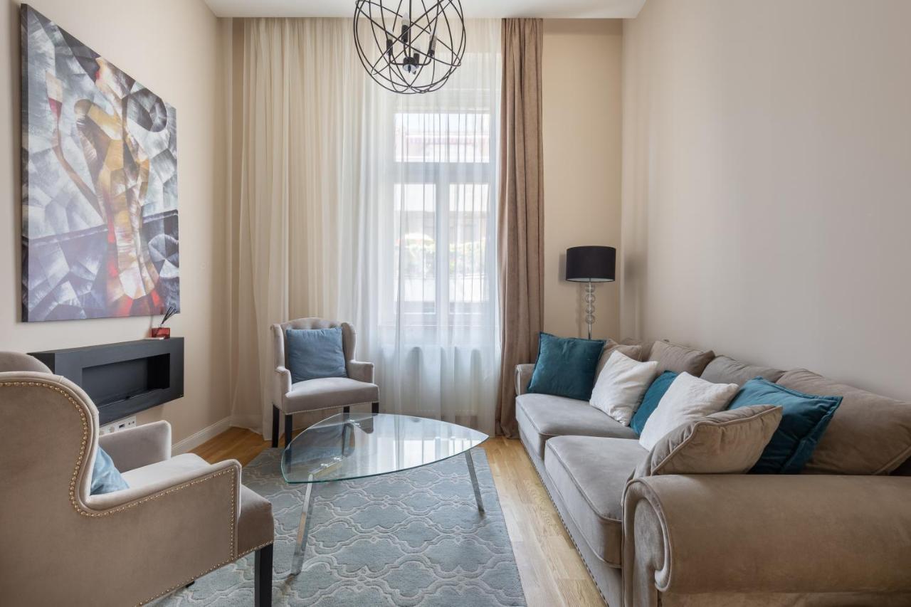 Lovely 2-Bedroom Apartment At The Vaci Street Budapest Exterior foto